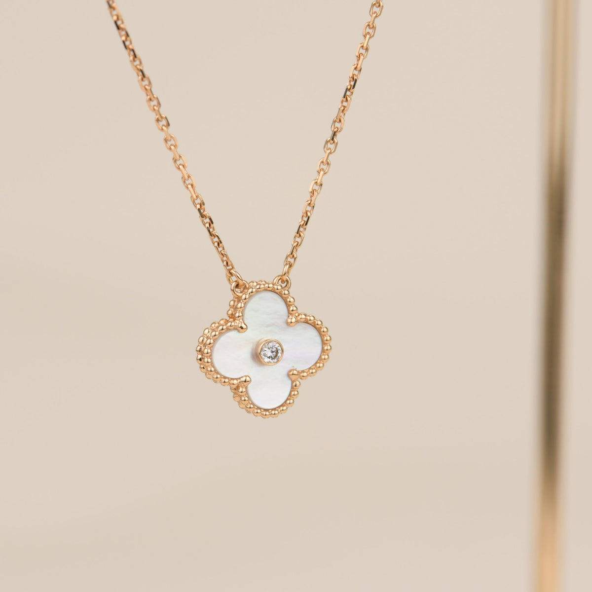 [⭐Sparkve]CLOVER 15MM DIAMOND WHITE FRITILLARIA NECKLACE