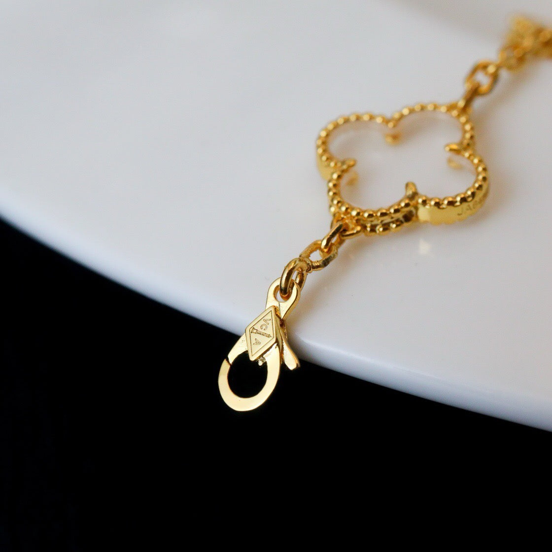 [⭐Sparkve]CLOVER 5 MOTIF ROCK CRYSTAL BRACELET