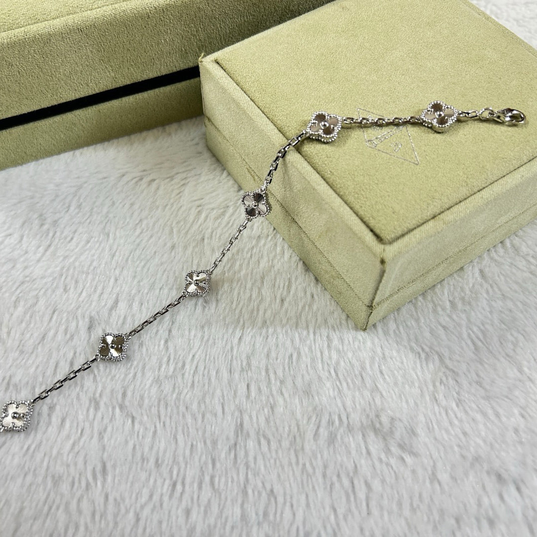 [⭐Sparkve]CLOVER 6 MOTIF DIAMOND BRACELET