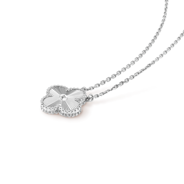 [⭐Sparkve]CLOVER 15MM LASER NECKLACE SILVER