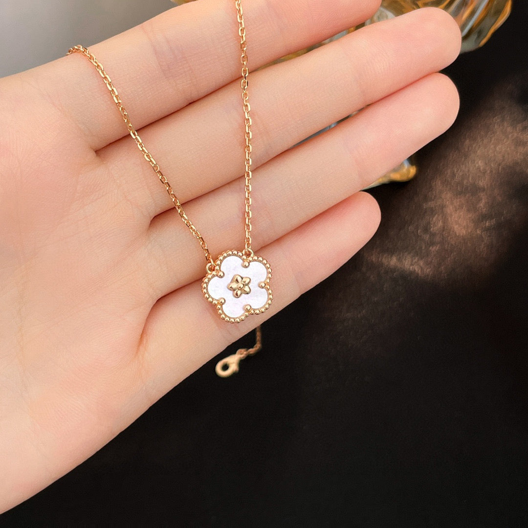 [⭐Sparkve]Sparkve  WHITE MOP  PLUM BLOSSOM NECKLACE
