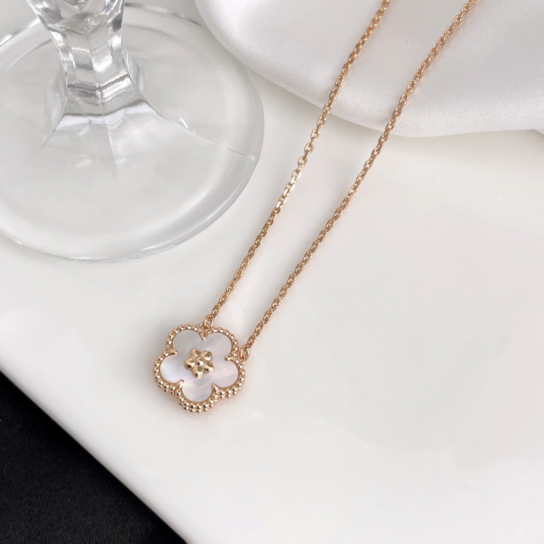 [⭐Sparkve]Sparkve  WHITE MOP  PLUM BLOSSOM NECKLACE