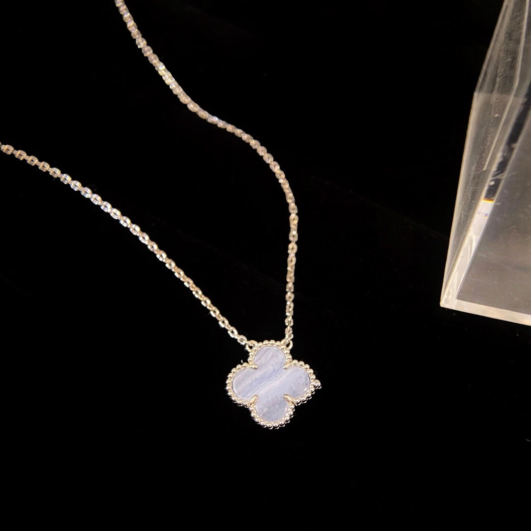 [⭐Sparkve]CLOVER 15MM BLUE CHALCEDONY NECKLACE SILVER