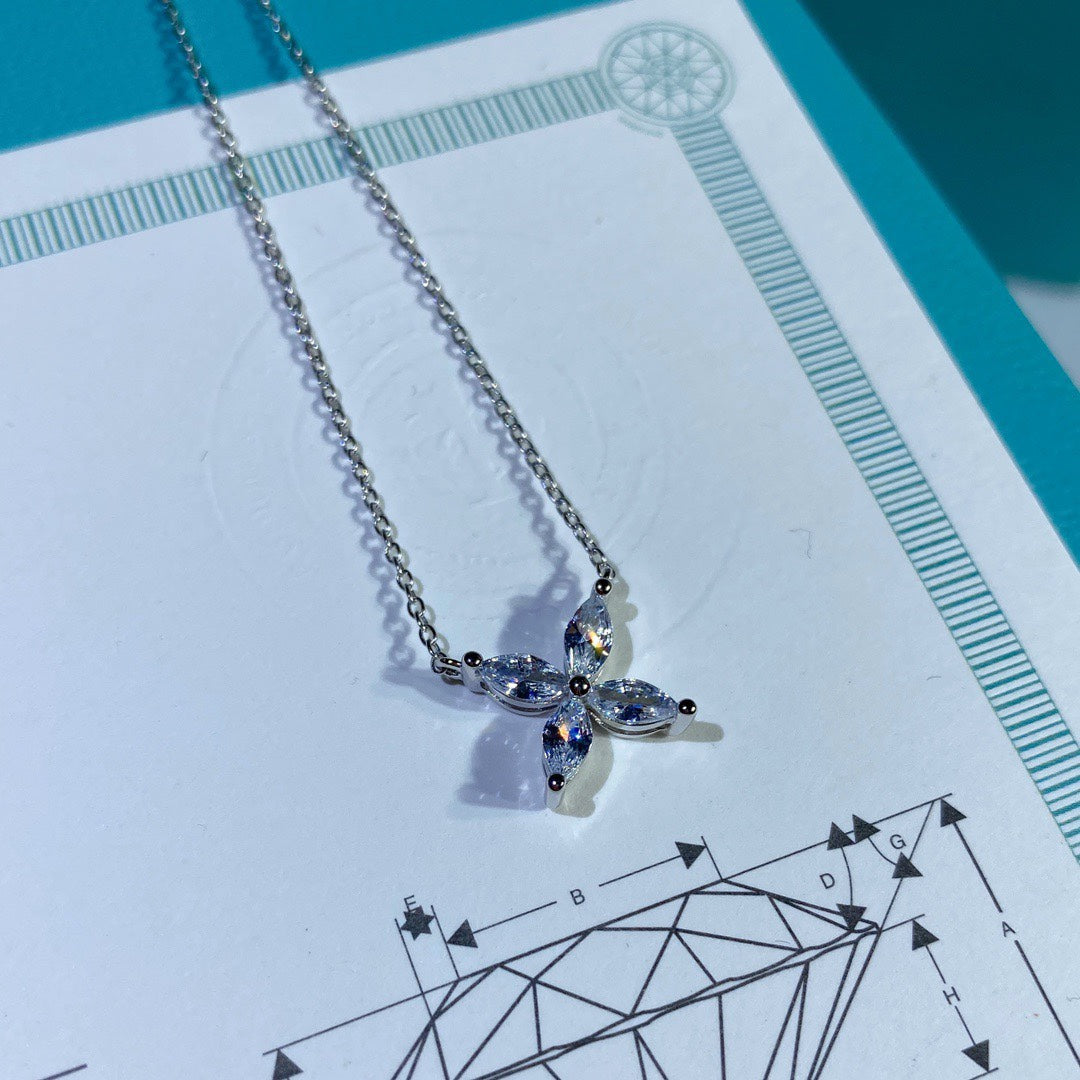 [⭐Sparkve Jewels]PLATINUM AND DIAMOND VICTORIA PENDANT NECKLACE