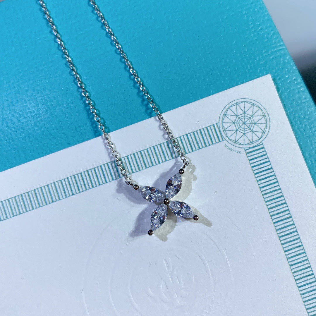 [⭐Sparkve Jewels]PLATINUM AND DIAMOND VICTORIA PENDANT NECKLACE