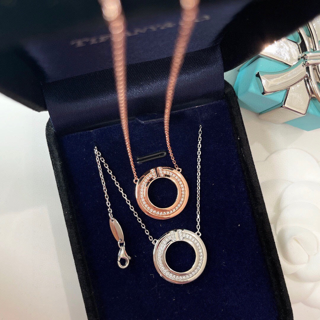 [⭐Sparkve Jewels]DIAMOND AND MOTHER OF PEARL CIRCLE PENDANT