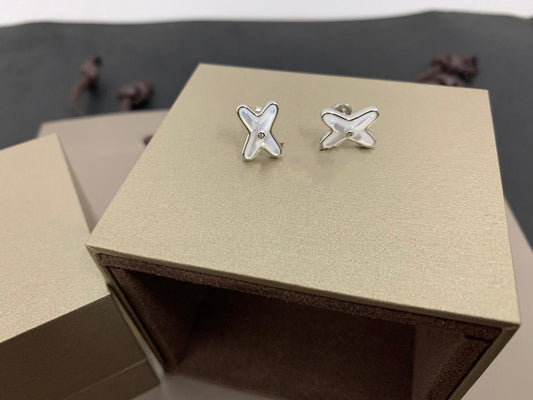 [⭐Sparkve]JEUX DE WHITE MOP SILVER DIAMOND EARRINGS