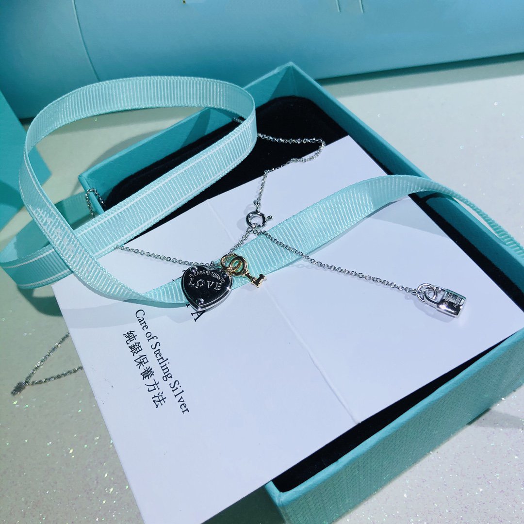 [⭐Sparkve Jewels]LOVE HEART TAG KEY NECKLACE
