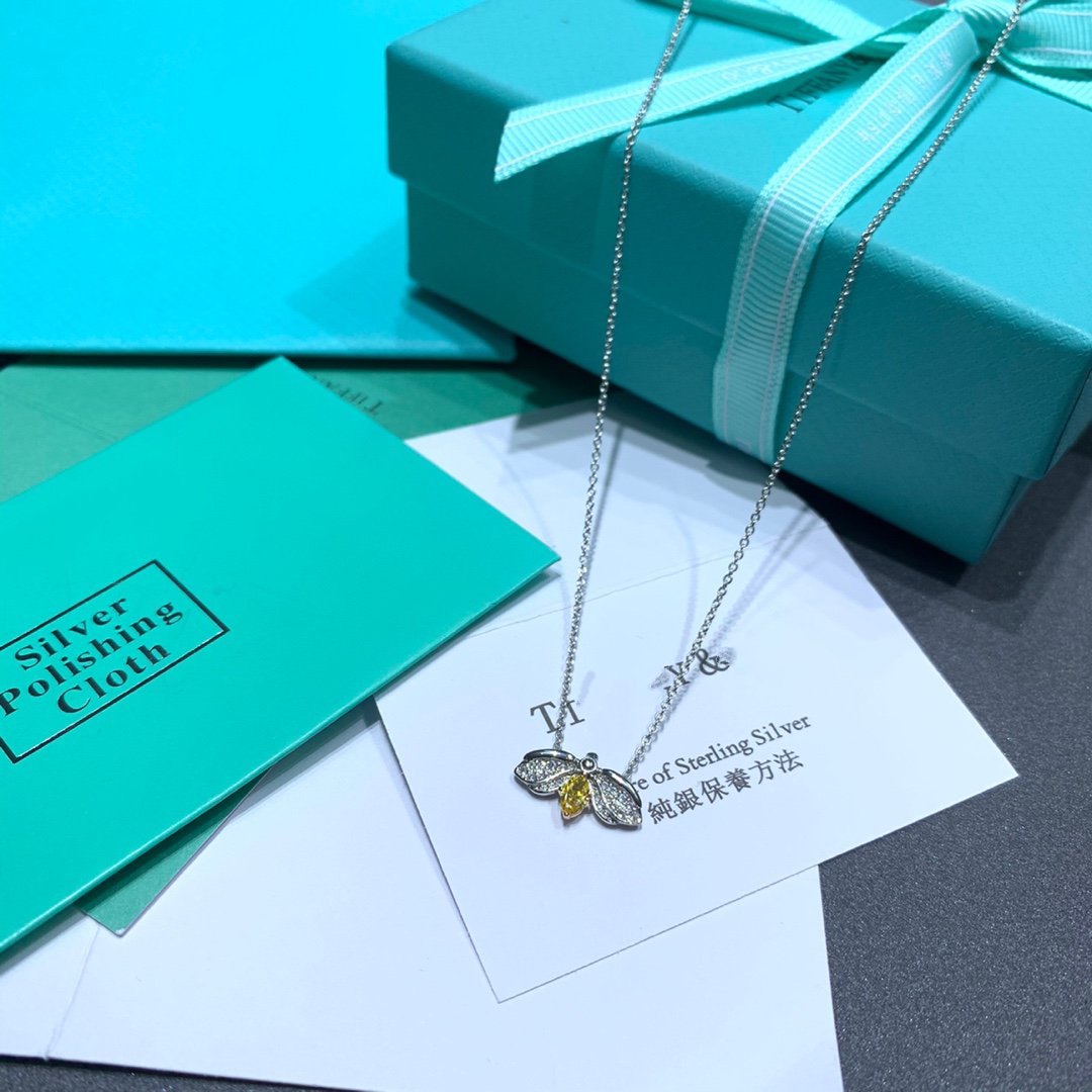 [⭐Sparkve Jewels]PAPER FLOWERS YELLOW DIAMOND FIREFLY PENDANT