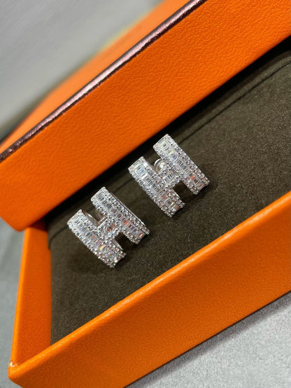 [⭐Sparkve]H STUD EARRINGS WITH SILVER DIAMONDS