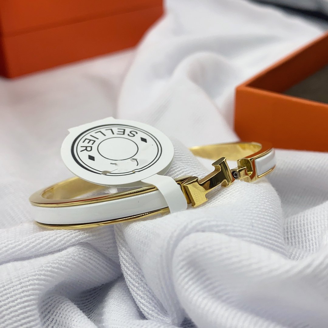[⭐Sparkve]CLASSIC HM CLIC WHITE 8MM ENAMEL BRACELET