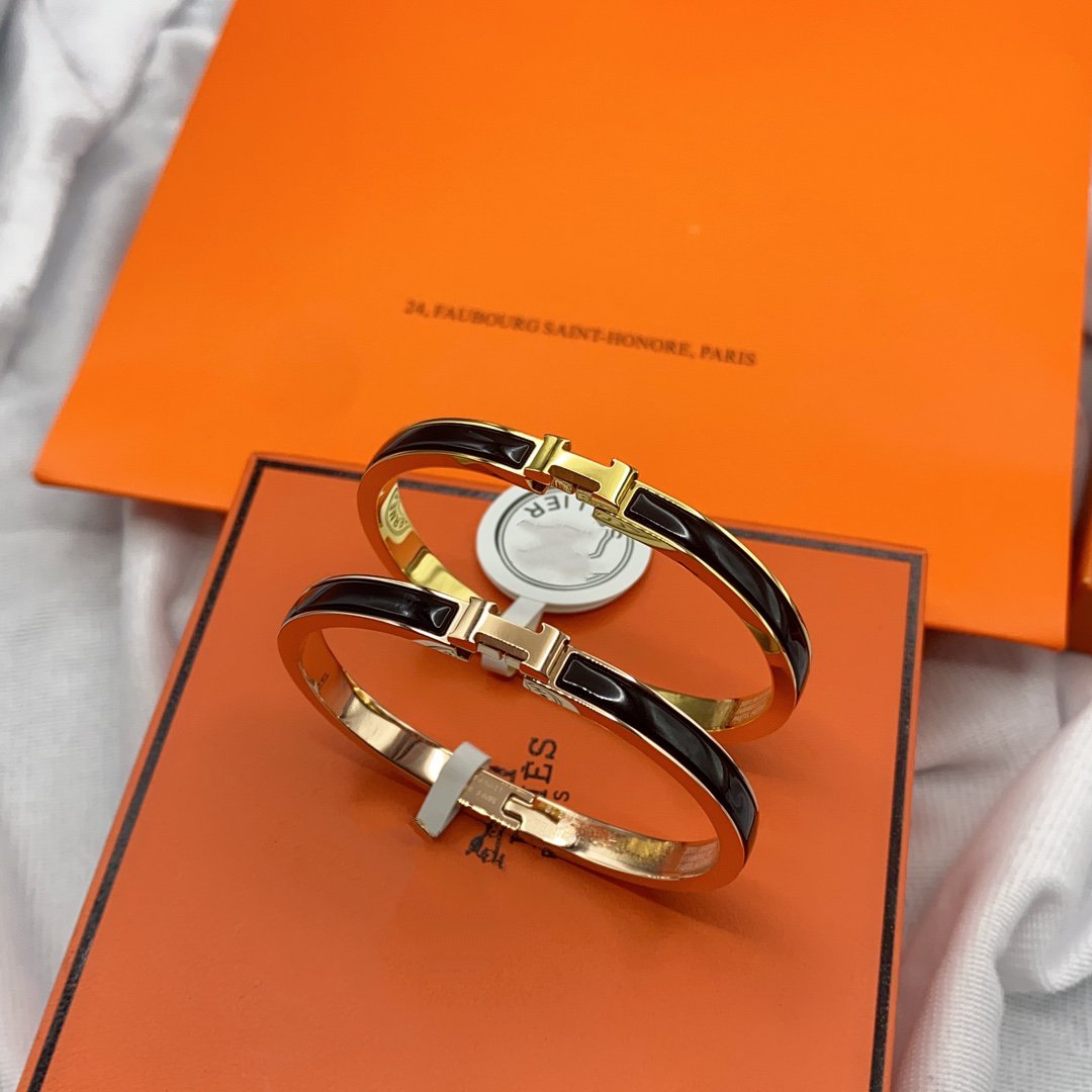 [⭐Sparkve]CLASSIC HM CLIC BLACK 8MM ENAMEL BRACELET