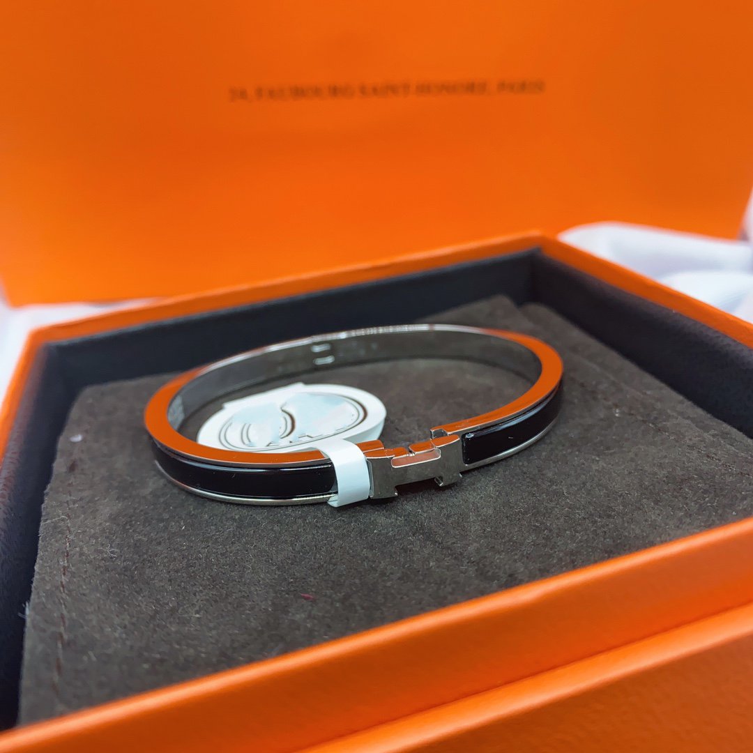 [⭐Sparkve]CLASSIC HM CLIC BLACK 8MM ENAMEL BRACELET