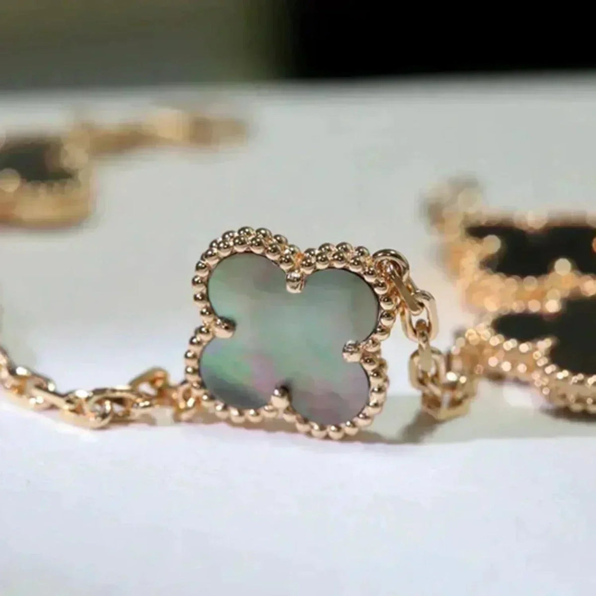 [⭐Sparkve] CLOVER 5 MOTIF GRAY MOP BRACELET COLLECTION