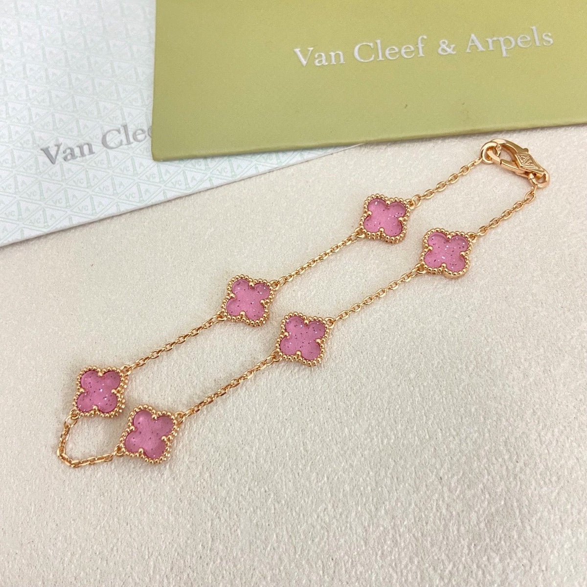 [⭐Sparkve]2026 NEW CLOVER 6 MOTIF BUBBLE PINK ENAMEL BRACELET