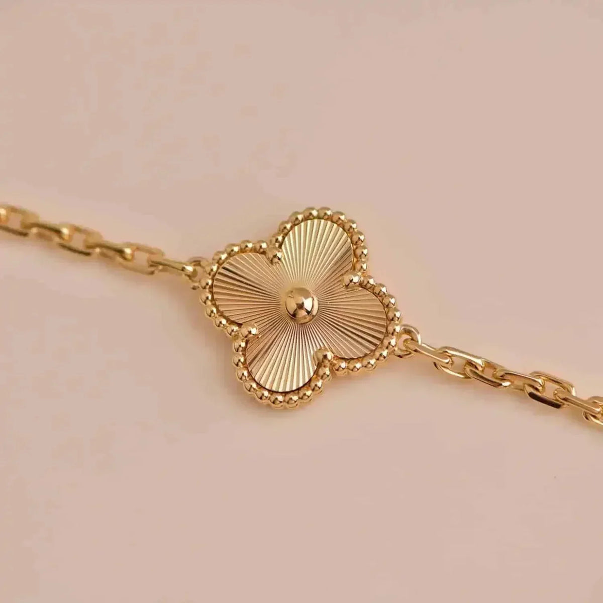 [⭐Sparkve] CLOVER 5 MOTIF LASER BRACELET COLLECTION