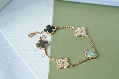 [⭐Sparkve] CLOVER 5 MOTIF GRAY MOP BRACELET COLLECTION