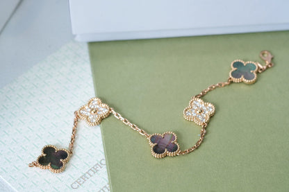 [⭐Sparkve] CLOVER 5 MOTIF GRAY MOP BRACELET COLLECTION