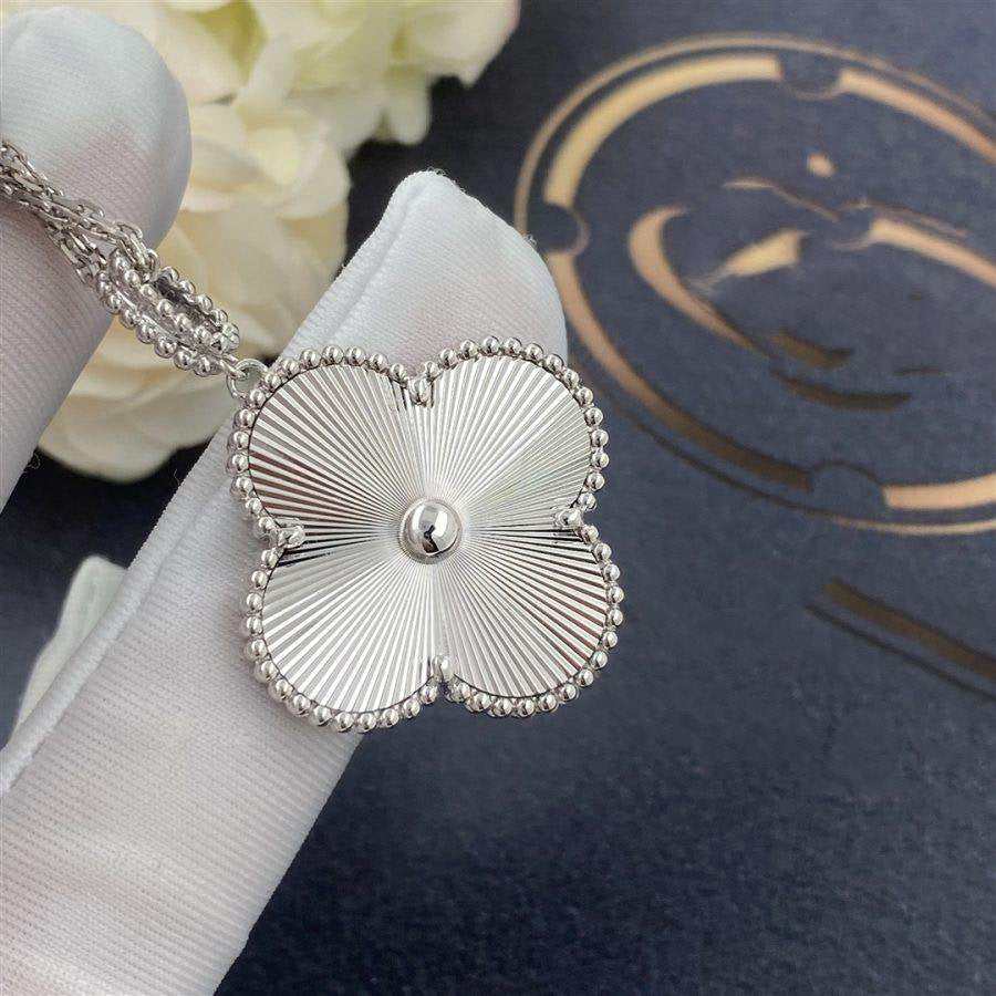 [⭐Sparkve]CLOVER 25MM SILVER BIG CLOVER NECKLACE