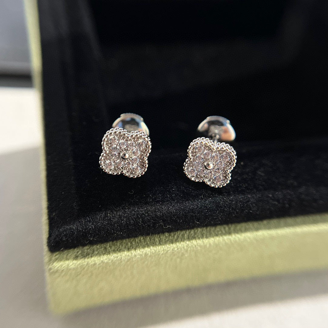 [⭐Sparkve]CLOVER MINI DIAMOND STUD EARRINGS