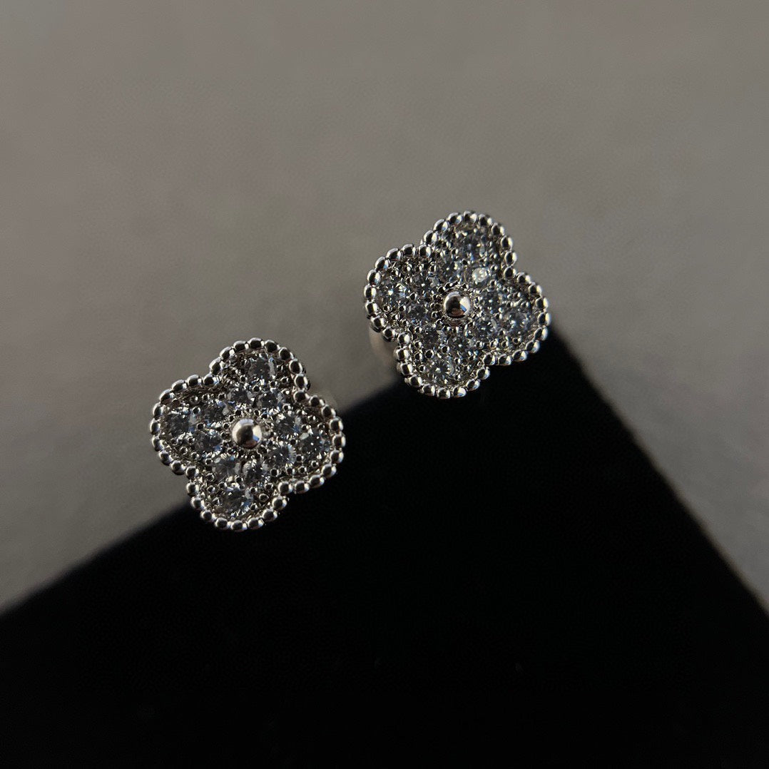 [⭐Sparkve]CLOVER MINI DIAMOND STUD EARRINGS
