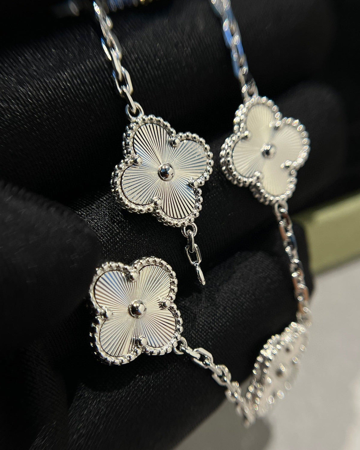 [⭐Sparkve] CLOVER 5 MOTIF LASER BRACELET COLLECTION