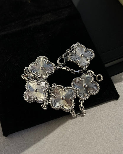 [⭐Sparkve] CLOVER 5 MOTIF LASER BRACELET COLLECTION