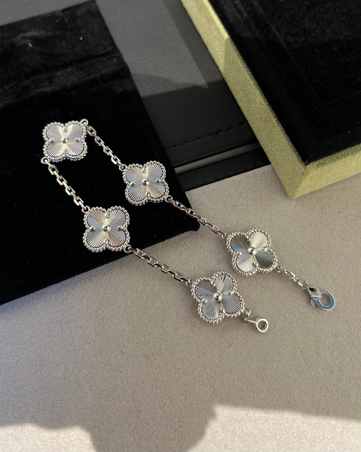 [⭐Sparkve] CLOVER 5 MOTIF LASER BRACELET COLLECTION