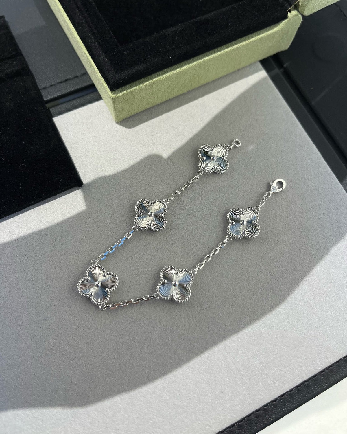 [⭐Sparkve] CLOVER 5 MOTIF LASER BRACELET COLLECTION